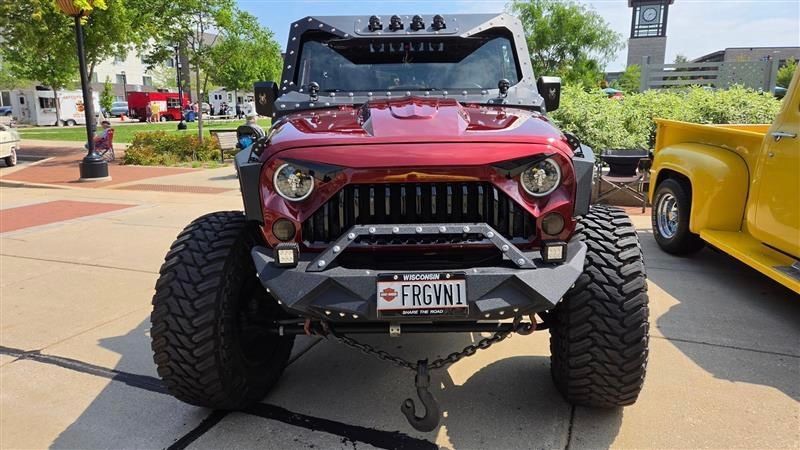 atturotires's tweet photo. Spotted at a show in Oak Creek, Wisconsin. This armored-up Wrangler rolled in on 37x13.50R20 Trail Blade M/Ts, and here is the detail that matters: it is the owner's second set. A build with this much work in it does not get repeat tires by accident. They earned the spot.

Thanks for sharing the photos. See you on set number three.

#TrailBladeMT #JeepWrangler #JeepLife #37s #OffRoad #CarShow #atturo #atturotires