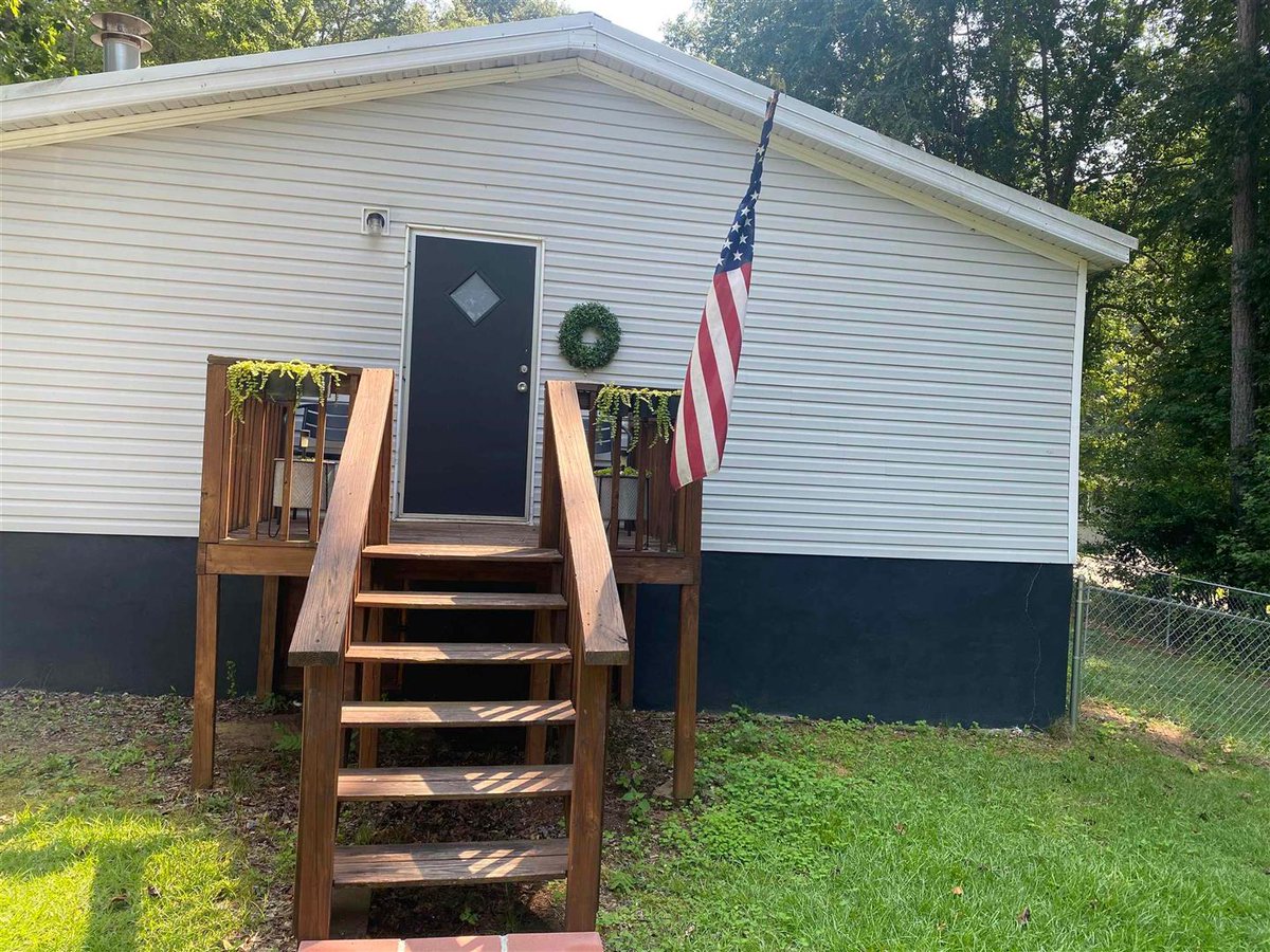 CbLakeOconee1's tweet photo. 159 MERRY DRIVE
#CbLakeOconee #WhyGoAnywhereElse? #TheBestWearBlue https://t.co/73lHl7H37t