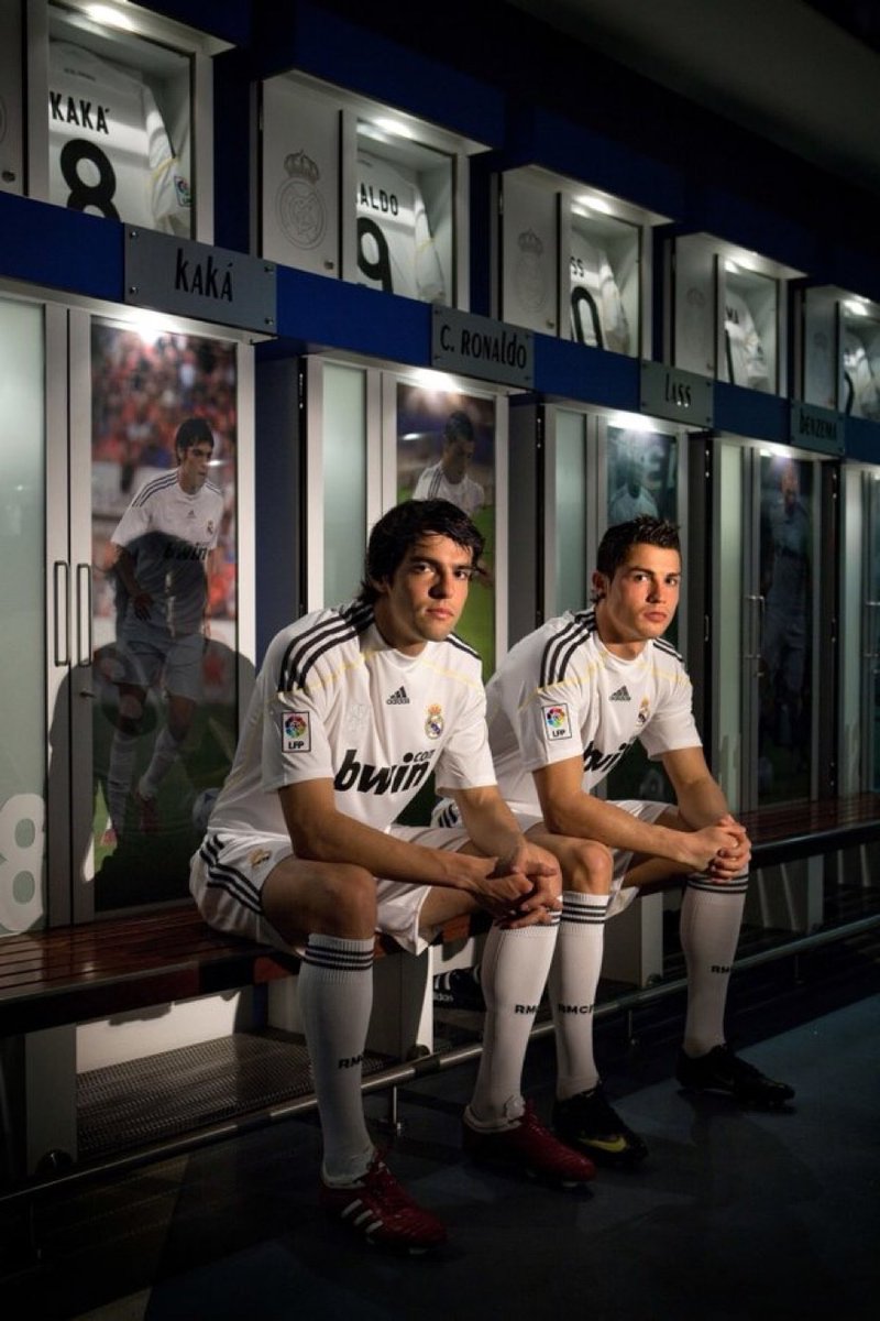 MadridXtra's tweet photo. Kaká. Cristiano Ronaldo. 2009. 🤍 https://t.co/ZmWDOoD0qL