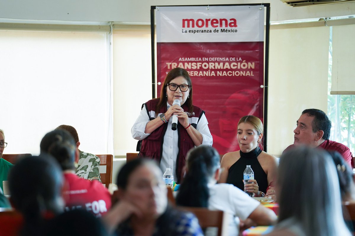 imeldacastromx's tweet photo. 💜✨ Así comienza este domingo de territorio.

En #Badiraguato nos reunimos con mujeres emprendedoras para conocer sus historias, escuchar sus experiencias y platicar sobre el trabajo que realizan todos los días.

Qué gusto compartir este espacio con mujeres que, desde sus proyectos, aportan a sus familias y a su comunidad. 🙌🏻
