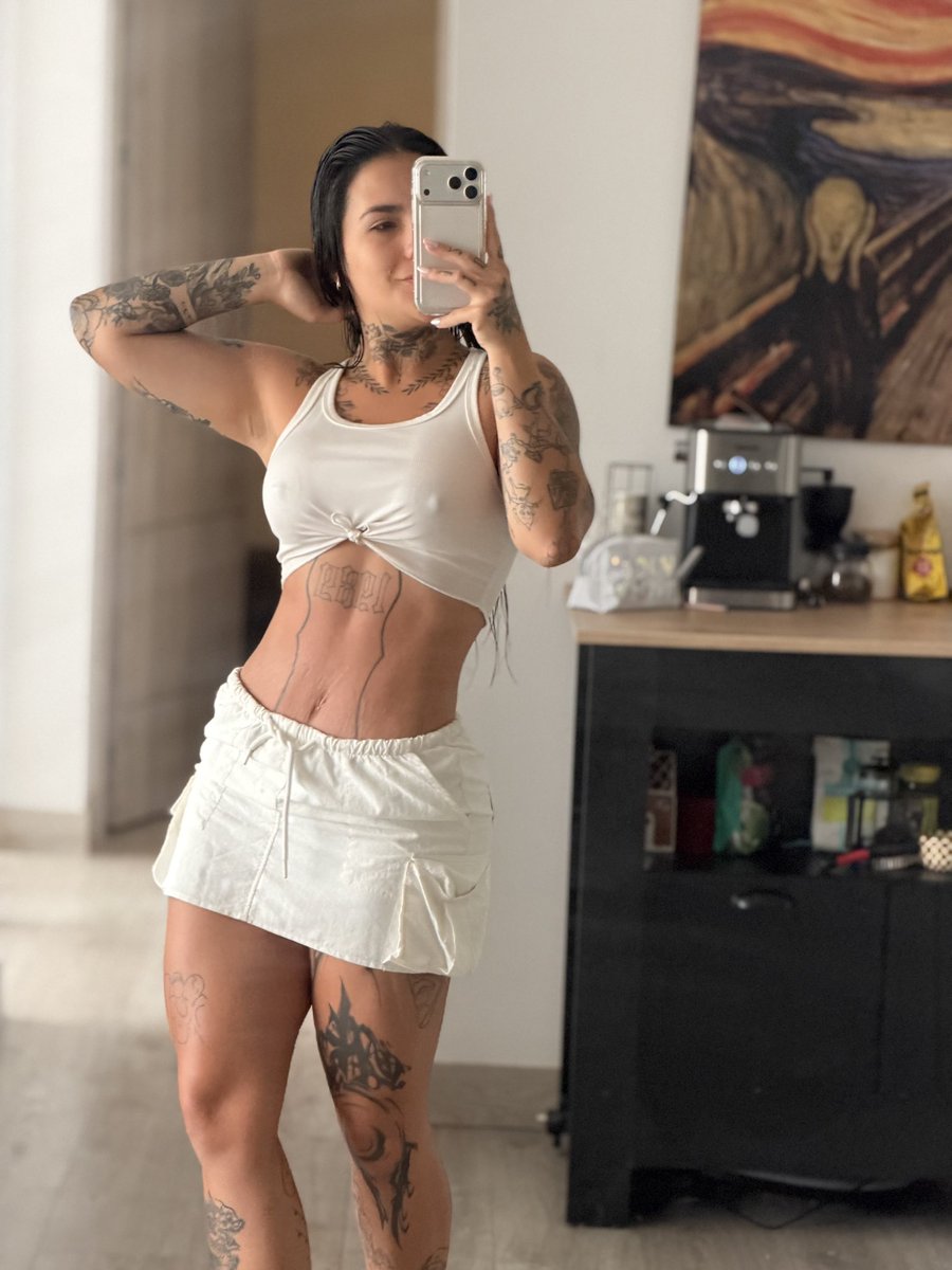 Milaarbe's tweet photo. Te gustabas las chicas con abs? https://t.co/dwxXG63Z5H