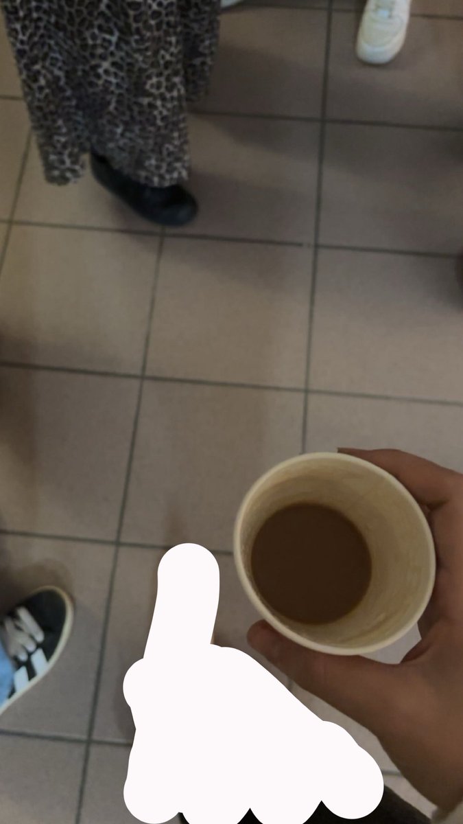 plskkd's tweet photo. les cafés noisettes de mon école c’est tellement la chose que je regrette depuis que j’y suis plus https://t.co/7IOLwuSWXV