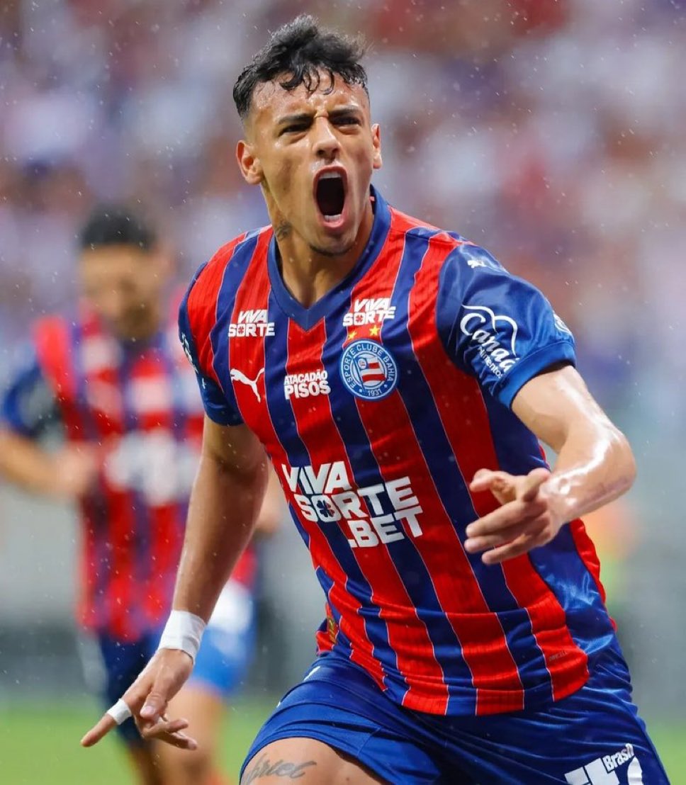 danabreus's tweet photo. 💬: Sério que tem gente reclamando da chegada do Lucho Rodriguez? 

👀🦊 https://t.co/vxtm4B3mVQ
