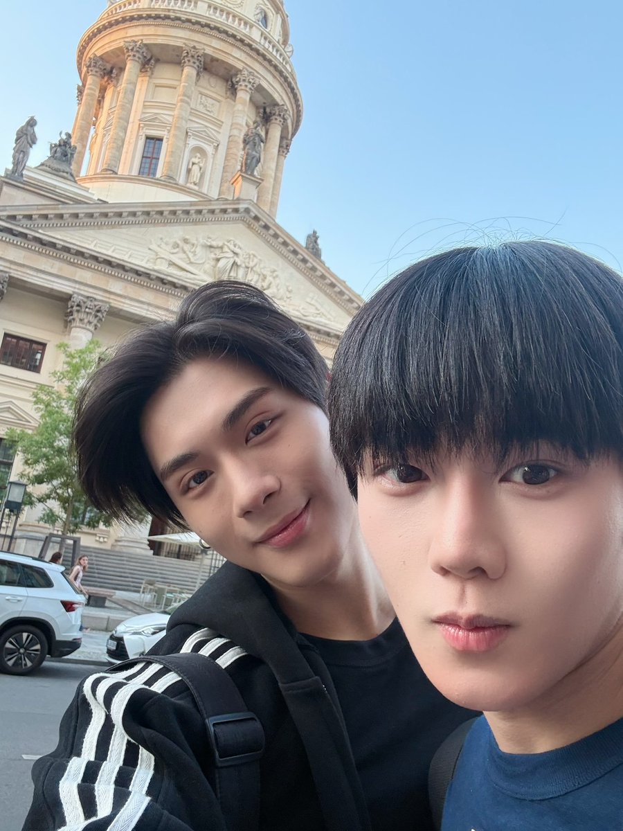 ToptapMinleeBR's tweet photo. Os dois já estão descansando e se divertindo na Alemanha! ❤️🥰

#ToptapMinlee https://t.co/8PSiE2gQFU