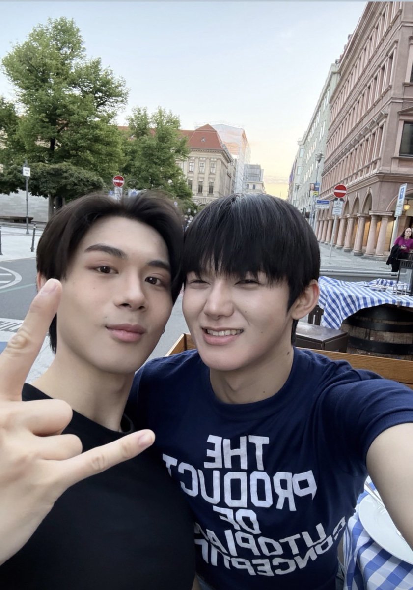 ToptapMinleeBR's tweet photo. Os dois já estão descansando e se divertindo na Alemanha! ❤️🥰

#ToptapMinlee https://t.co/8PSiE2gQFU