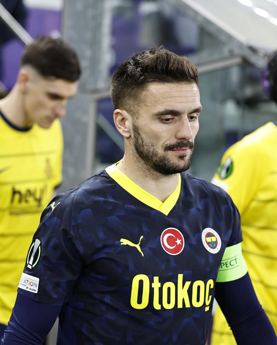fbdusantadic10's tweet photo. @TekYolFener https://t.co/6PHw7vgutD