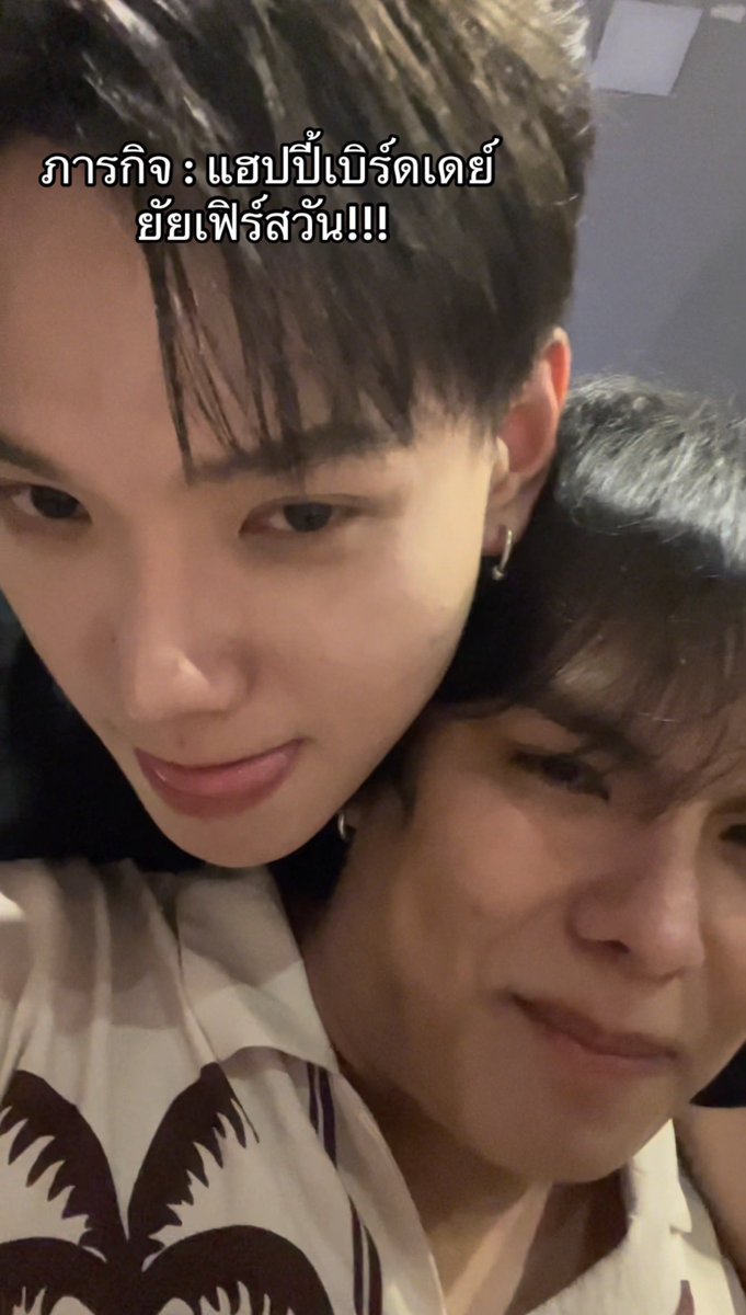ccactusbby's tweet photo. 🦖: ส่งให้ใครรรร
🧑🏻: ไม่บอก
🦖: จะได้แอคท่าถูกกก

// ละฮีขี้อ้อนมาก ใครจะไม่เอ็นดูน้อ ตอนหลังมาทำหน้ามุมุใส่กล้องอีก น่ารักอะ 🥺🤲🏻

#ต้าห์อู๋ #DAOU #oueiija @oueiija https://t.co/NYIecH1Dnc