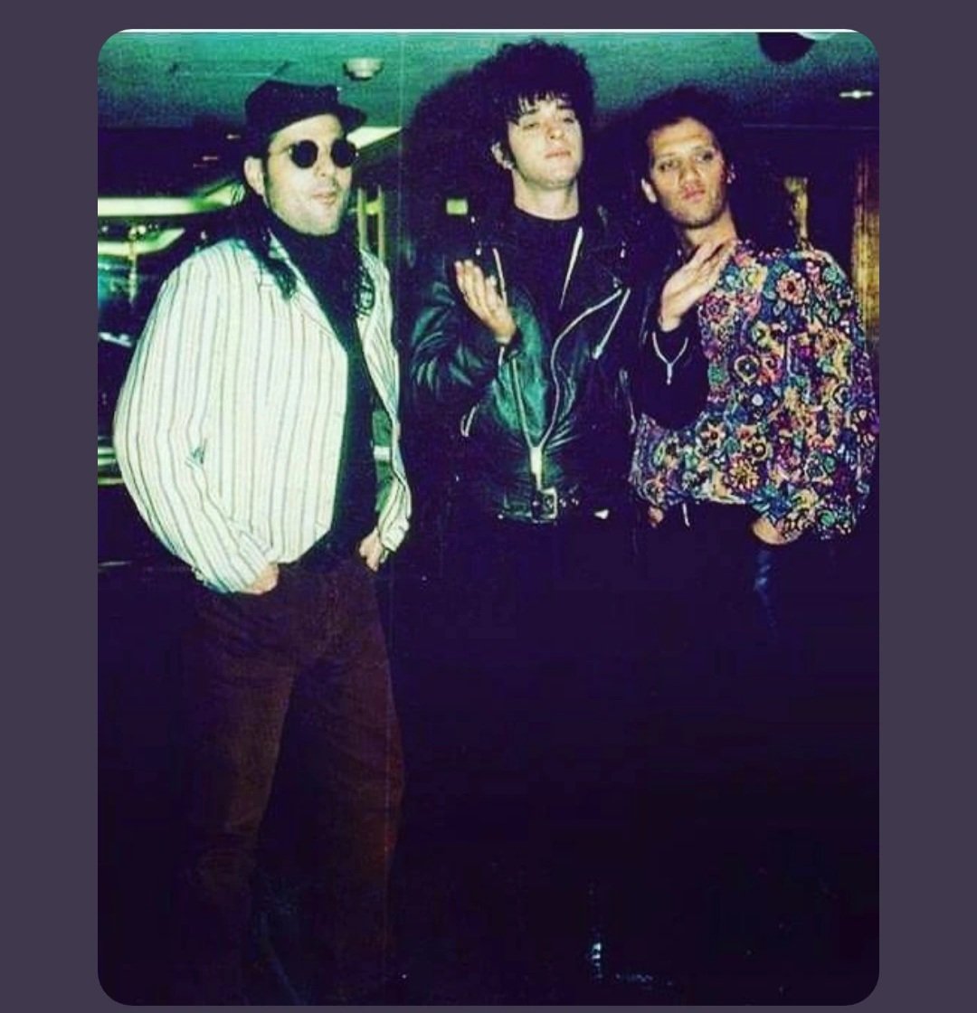 guss7406's tweet photo. #SodaStereo #Cerati #Amor #voss https://t.co/YcPJ4tQYub