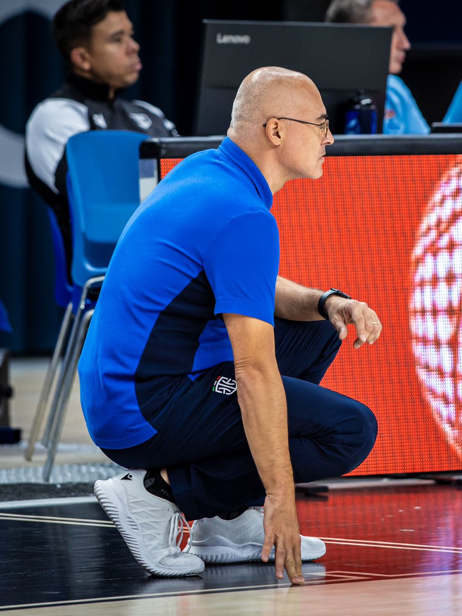 Italbasket's tweet photo. A testa altissima 🫂

Si chiude con una medaglia d’Argento l’Europeo della Nazionale U18, costretta ad arrendersi 88-71 ad una Slovenia impeccabile per tutti i 40 minuti.

Complimenti alla squadra di coach Zevnik per il primo posto!

🔗 https://t.co/bJOoVA9CYa

#Italbasket https://t.co/HVDXe3ogbe