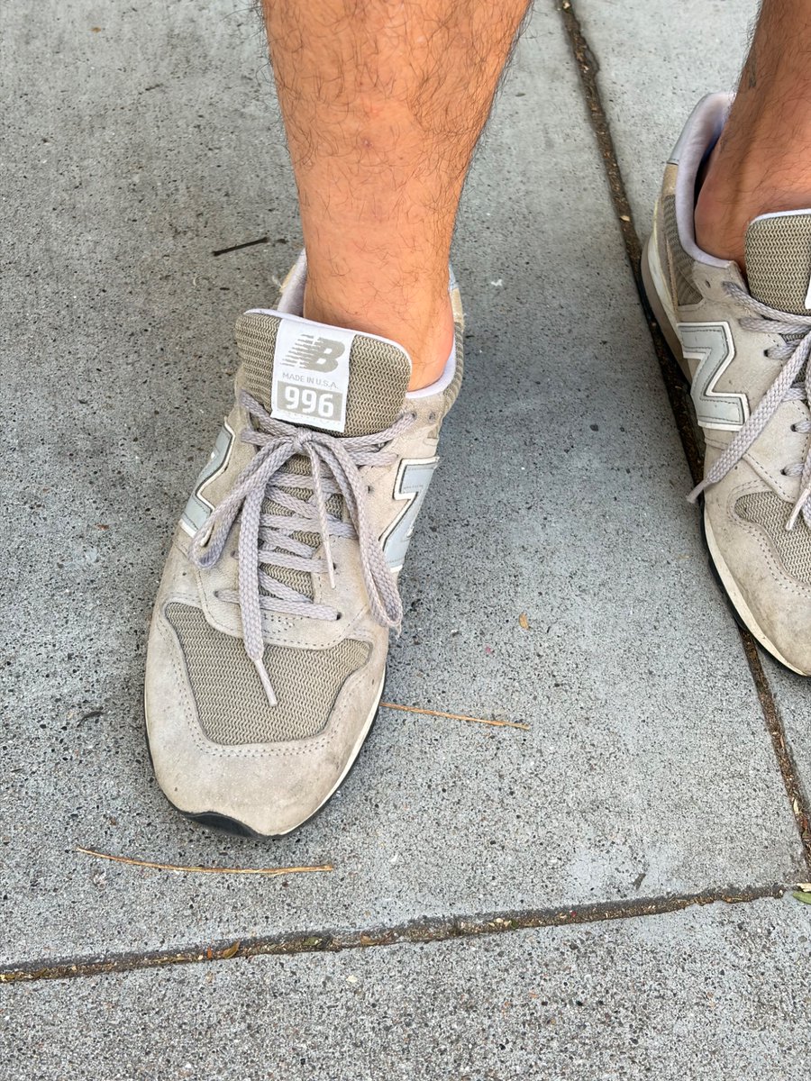 vladgeorgescu's tweet photo. The official shoes of SF grind culture https://t.co/oz4U6gpTYN