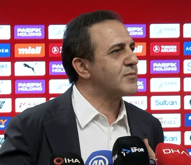 PesindeyizApp's tweet photo. Abdullah Kavukcu: "Buradaki transferleri ben yapıyorum! Başkanımın önderliğinde Okan hocamız istiyor ben de teklif sunuyorum." https://t.co/Th8eefeKXx