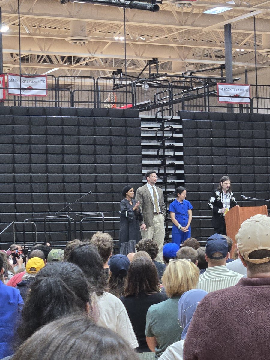 Darth_art__'s tweet photo. @FrancescaHongWI @hasanthehun @IlhanMN great rally!! Took the family then canvases for fran! https://t.co/8eiTutnQLS