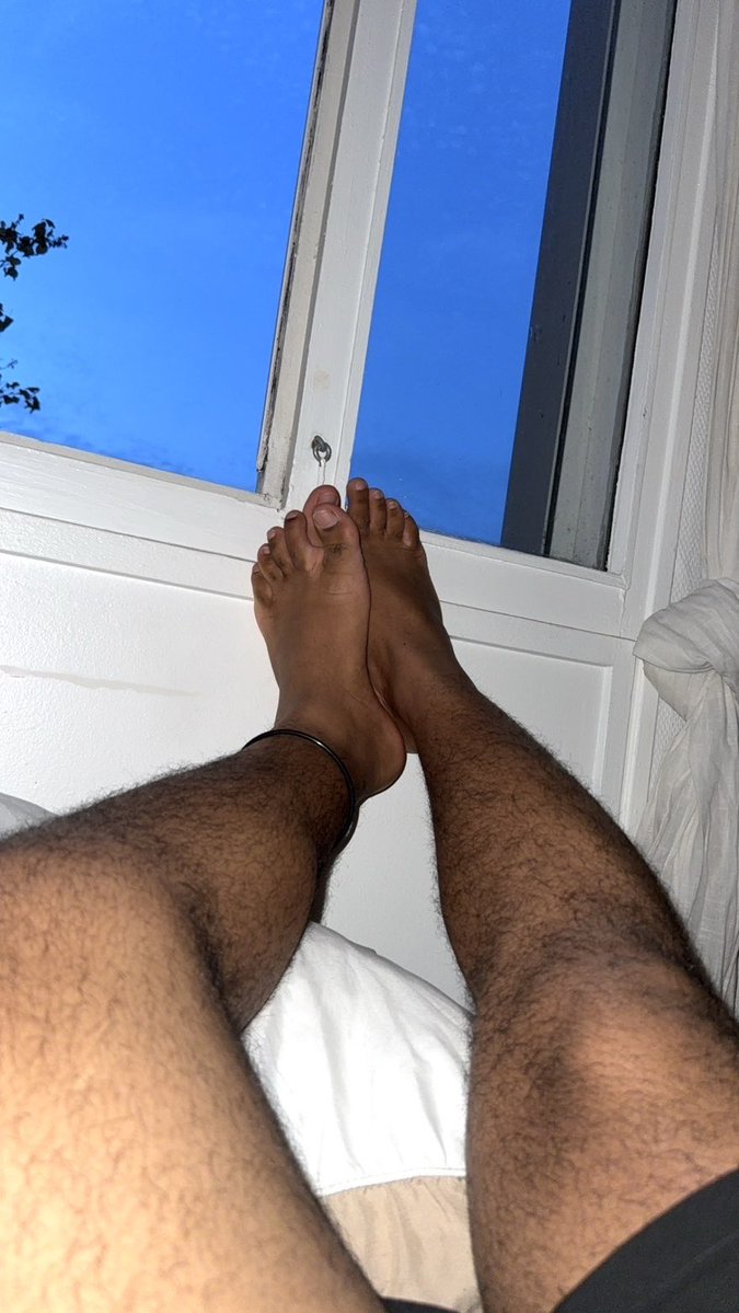 LucasWarrenXXX's tweet photo. mon mari a les plus beaux #pieds

vous en pensez quoi?

 #feet #gayfeet #footfetish https://t.co/yn6HZa5Lia