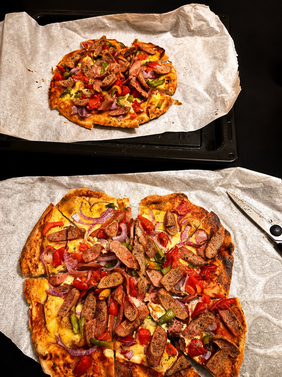 selftaught_chef's tweet photo. Homemade Pizza 🍕 
#pizza https://t.co/r0u19HIfCb