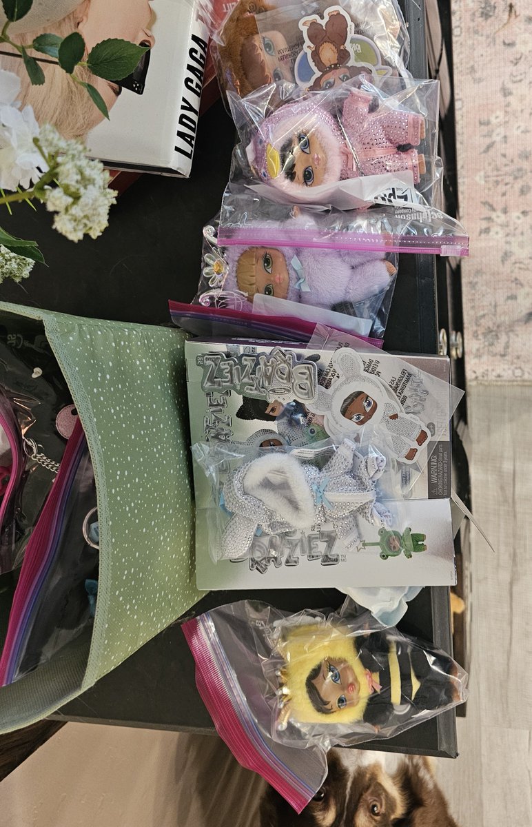 DizziMonstre's tweet photo. Anybody wanna trade their bedazzled JADE for any of these? https://t.co/YzEoz6uCnW