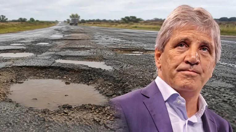 mavica7's tweet photo. Caputo recauda $ 1,4 billones de fondos viales, pero no se ejecutan para conseguir el superávit mientras crecen las muertes en las rutas nacionales https://t.co/JlCTkbmSV7