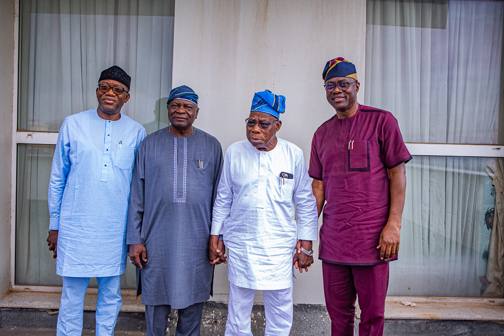 seyimakinde's tweet photo. Earlier today, we visited Baba, His Excellency Chief Olusegun Obasanjo GCFR in Abeokuta. Our discussions centred on important national issues in view of the upcoming general election. We appreciate Baba for his wise counsel at this crucial time in our nation’s history. https://t.co/W54T2nwJlL
