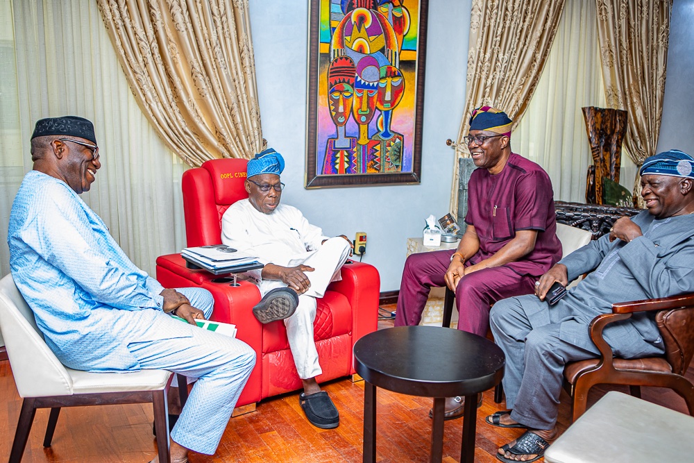 seyimakinde's tweet photo. Earlier today, we visited Baba, His Excellency Chief Olusegun Obasanjo GCFR in Abeokuta. Our discussions centred on important national issues in view of the upcoming general election. We appreciate Baba for his wise counsel at this crucial time in our nation’s history. https://t.co/W54T2nwJlL