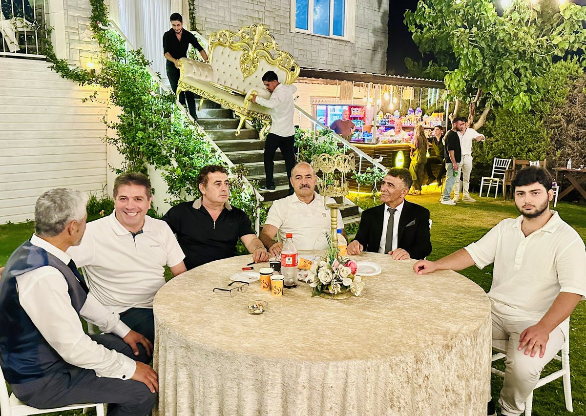 BazanIsmail's tweet photo. Yeğenlerimiz  Yasel Kuba &amp; Korhan Başlı’nın düğününe katılım Sağladık mutluluklar dilerim. https://t.co/dVd1vDKtjV