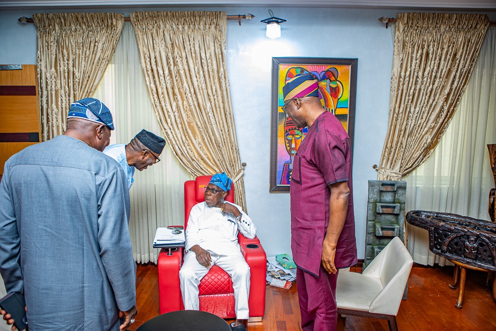 seyimakinde's tweet photo. Earlier today, we visited Baba, His Excellency Chief Olusegun Obasanjo GCFR in Abeokuta. Our discussions centred on important national issues in view of the upcoming general election. We appreciate Baba for his wise counsel at this crucial time in our nation’s history. https://t.co/W54T2nwJlL