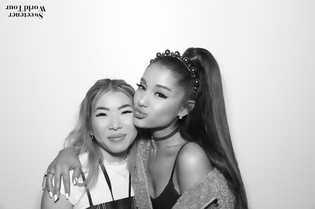 ItsFunnehCharts's tweet photo. We Love You Ariana ❤️ https://t.co/Pt6LlYi3LD