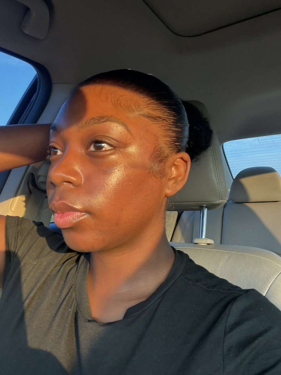 Lextiara's tweet photo. Skincare Tip: Switch to all natural ingredients ✨ https://t.co/sk308rAPbD