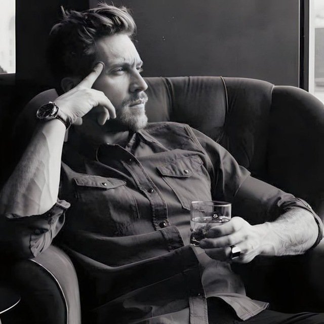 H1H9_'s tweet photo. ::

-جمـيل أن يظن الجميـع أنگ لا تعـرف شـيء ،

بينما أنت مستمتـع بمشـاهدة غبائهـم .. 😎🚬

--- https://t.co/lizW7DvXH1