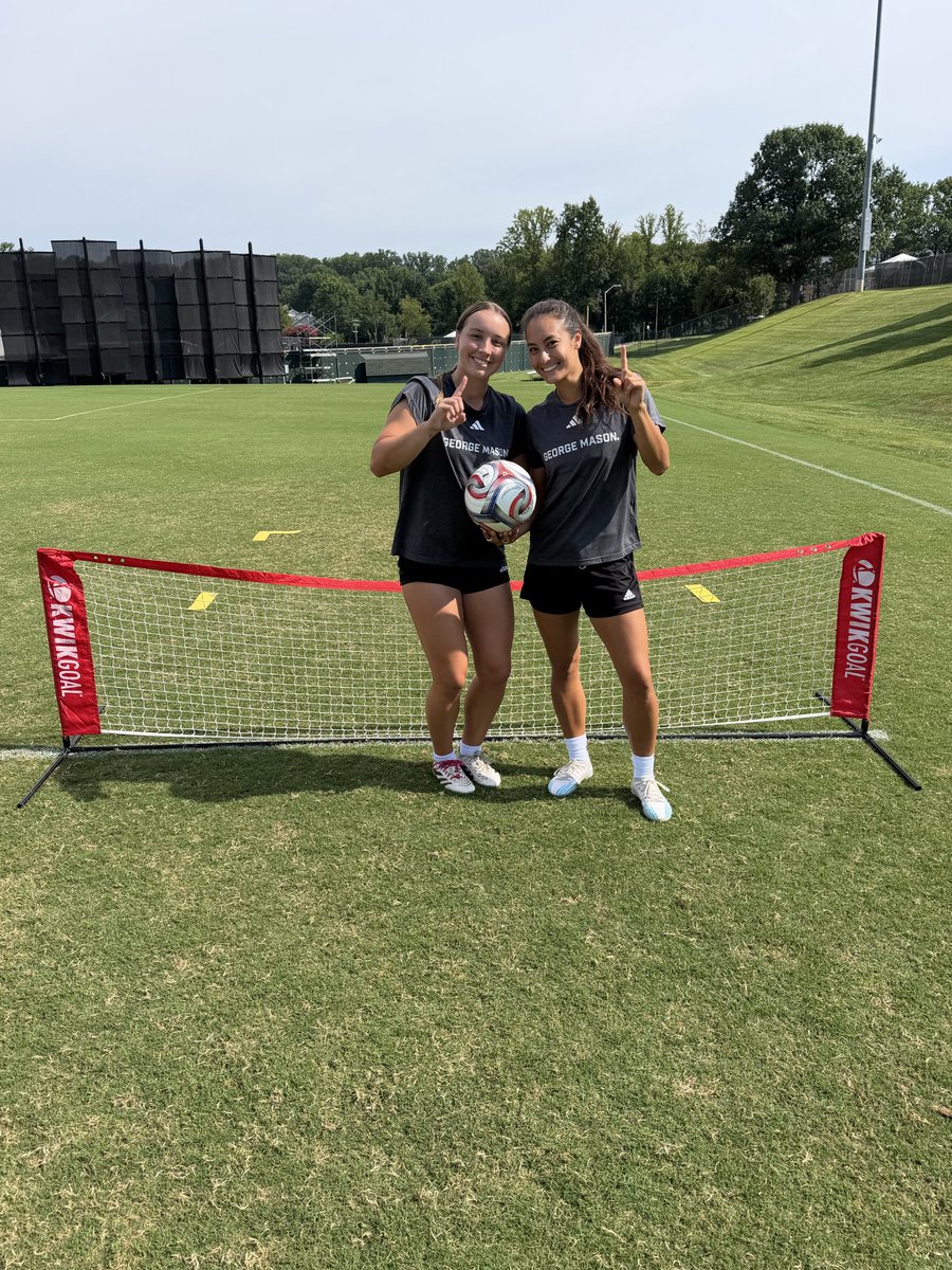 MasonWSOC's tweet photo. ⚽️🎾 Champs for Week 1️⃣ 👆

Schinaman and Starner 🥇🥇

#abovetheline 🟡🟢🔰 https://t.co/a9vfrxE2Lc
