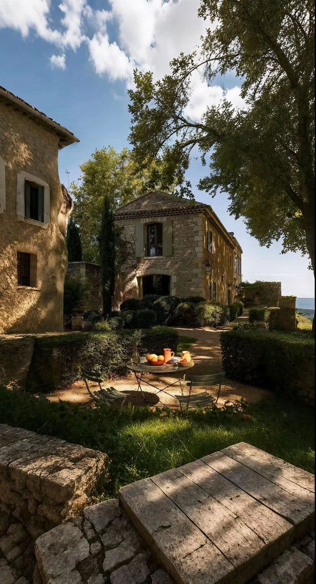 greenvibe's tweet photo. Breakfast under the provençal sun… https://t.co/RrnpzcyhsE