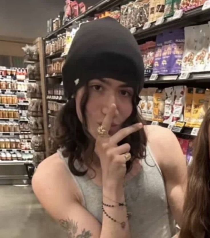 hommulazwest's tweet photo. he kinda loves doing this hand sign in pics https://t.co/pQafXJ9nKL
