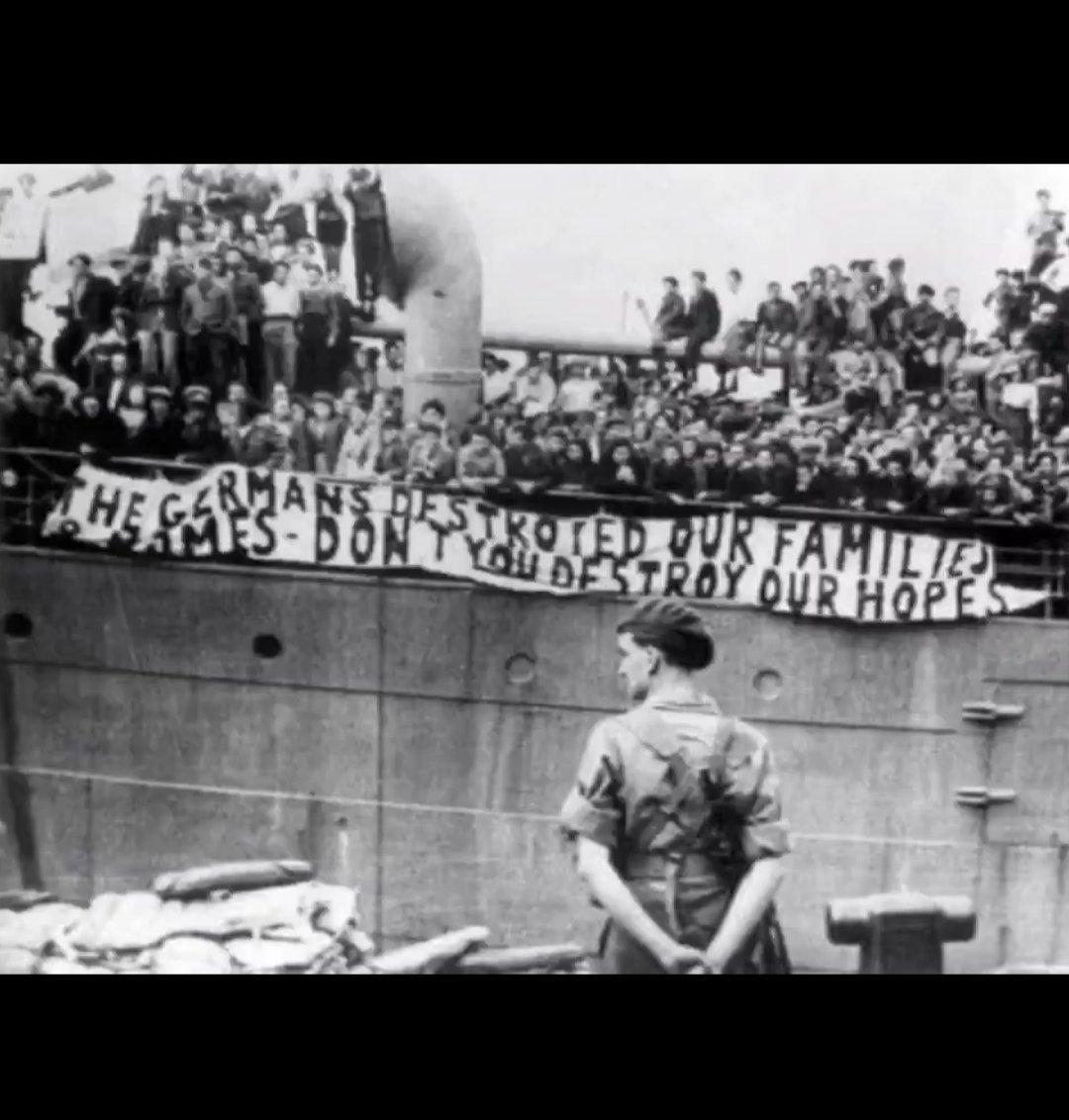adem_6589's tweet photo. Bu fotoğrafı ne çabuk unuttunuz? 
1947. https://t.co/Dbn1PCoru8