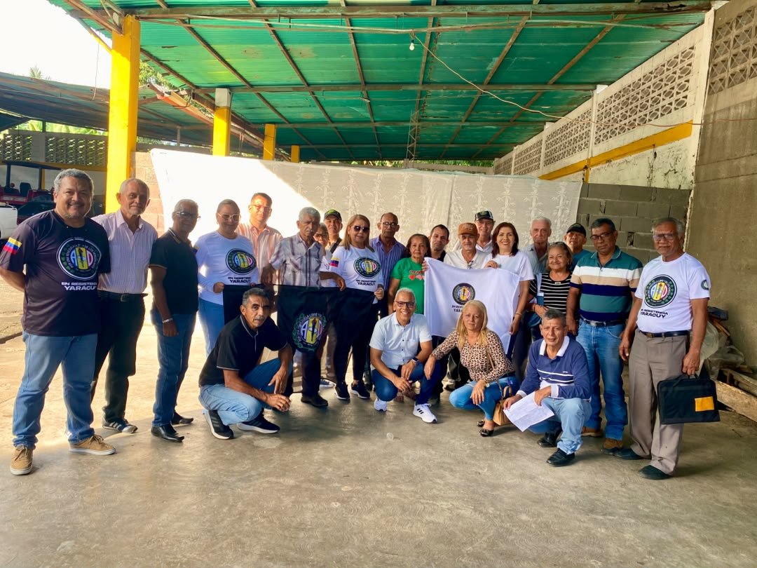 ADYaracuy1's tweet photo. #01agosto | Zonal de Organización y Gerencia Política en #chivacoa y #SabanadeParra con los equipos municipales de Bolívar, Bruzual, Nirgua, Arístides Bastidas, Páez, Urachiche y Peña. 
#ADYaracuyEnResistencia
Excelente actividad de trabajo y formación en liderazgo efectivo. https://t.co/2t0tX088FT