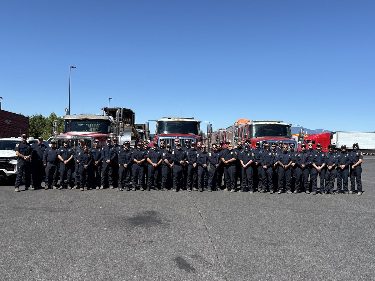 CALFIRELNU's tweet photo. Strike Team 9143C Returning from Oregon
After a 14-day deployment to the #BrewerFire in Oregon, CAL FIRE Strike Team 9143C is heading home to California.
The team included three engines from #CALFIRELNU, two from @CALFIREAEU, a Strike Team Leader and a Strike Team Leader Trainee. We’re happy to report all personnel are doing well and returning home safely.
Thank you to our Oregon partners for their collaboration and coordination throughout the assignment. Mutual aid is built on strong partnerships. When wildfire activity increases, we answer the call, wherever help is needed.
And to our crews - thank you for your dedication, professionalism and commitment to protecting communities. We are proud of you. 👏
