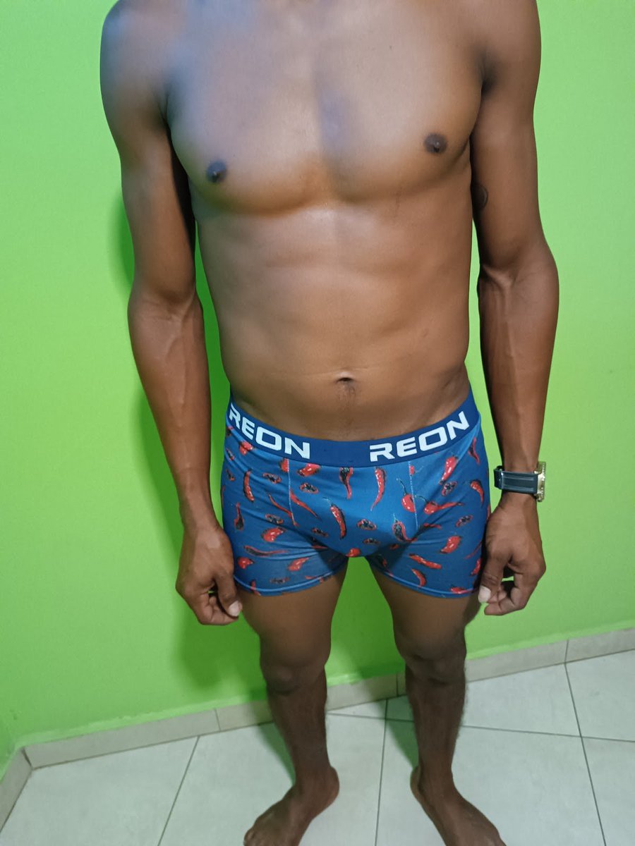 maestro_negro1's tweet photo. Este chacal es tan delicioso y culion  lo conocí en la cinco de mayo quería fumar y pintar lo complaci pero es caliente https://t.co/FgfB6UTJLY