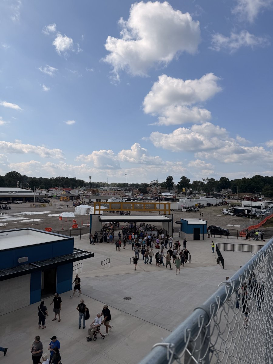 BelleCSpeedway's tweet photo. Gates are OPEN!! https://t.co/4abt54huDA