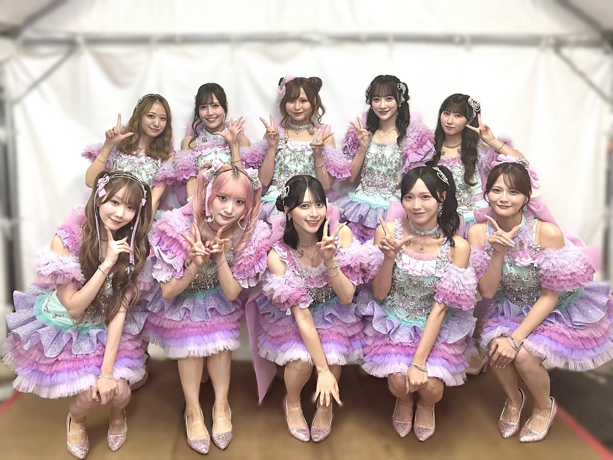 fainroool's tweet photo. やっぱ乃木坂とイコラブはレベチ https://t.co/c6aKdqItG8