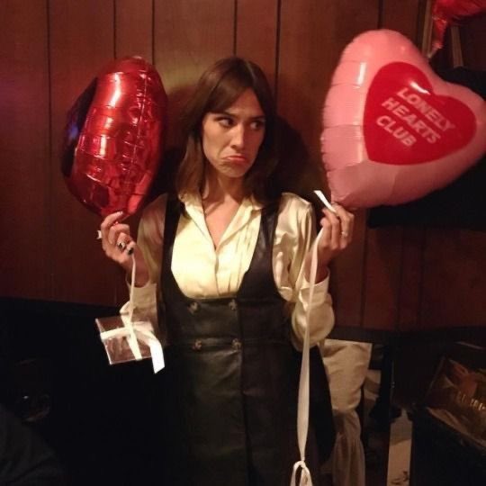 savoitruffle's tweet photo. quero servir beatlemania but in a alexa chung kinda way https://t.co/SqlSq02TFN
