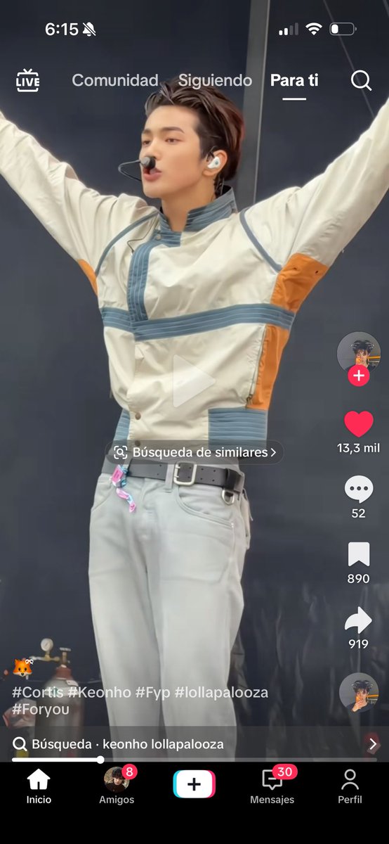 juhoocito's tweet photo. LPMM me acabo de dar cuenta que la pulsera de keonho la tenia EN EL PANTALON porq no se la podia poner en la muñeca lloro https://t.co/uZGvTVGRwd