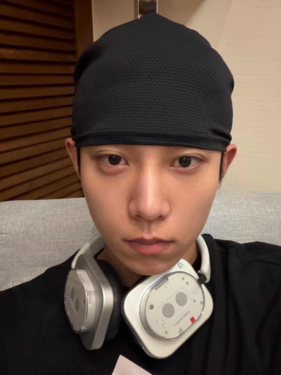 Yuna8qid's tweet photo. #LimaRyulBU for September boy🖤
Day 2: Apa top 3 selca Ryul fav kamu?
Pertama selca dia yg aku dapat di album SC, kedua dan ketiga jatuh kepada selca mata bintitan ryul😂 jatuh cinta se bintitan”nyaa 🫠❤️
Tags : @melxluwi @jetaimekry @rona_pija @camaraderiedoy https://t.co/O5zBmWkeiI