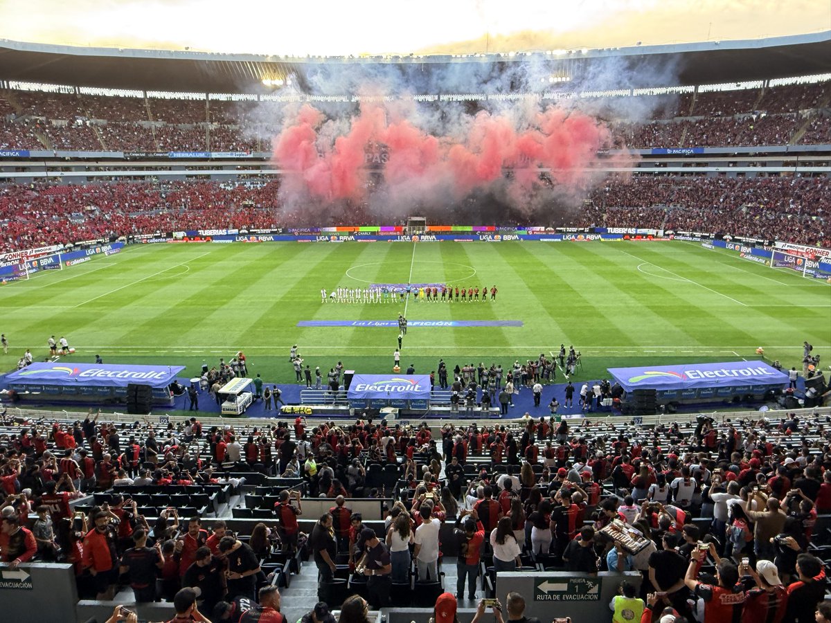 jgarciabejos's tweet photo. Sigo emocionado! Que energía, que entrega, que afición tan inmensa la del @AtlasFC !!! #PorlaFiel https://t.co/lNYFH86KoC