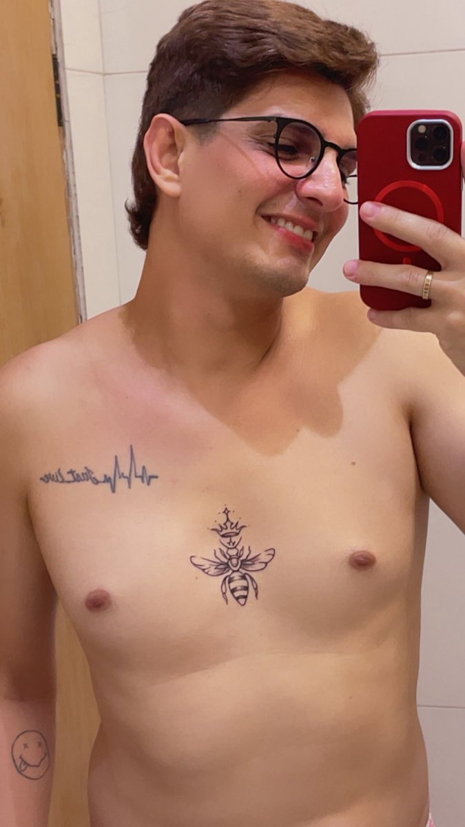 Doug_oliveira01's tweet photo. Coisa de fรฃ: fiz uma tattoo em homenagem a Rainha ๐@Beyonce ๐
#bey #beyonce #queenb https://t.co/tPodeZSCAh