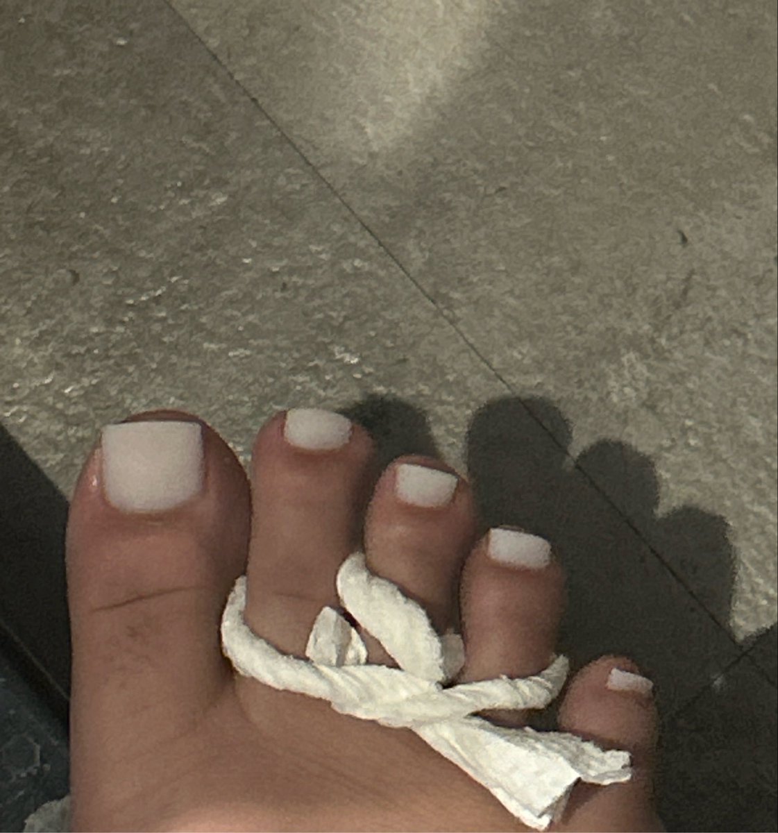 BratAud0's tweet photo. toes feet &amp; soles? what’s your favorite part🤭 https://t.co/48SNt2Z5VY