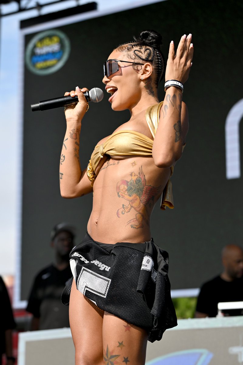 Power1051's tweet photo. Coi Leray hit the stage and understood the assignment. 😮‍💨🔥 #AngiesBBQ https://t.co/VVoTw1YDLY