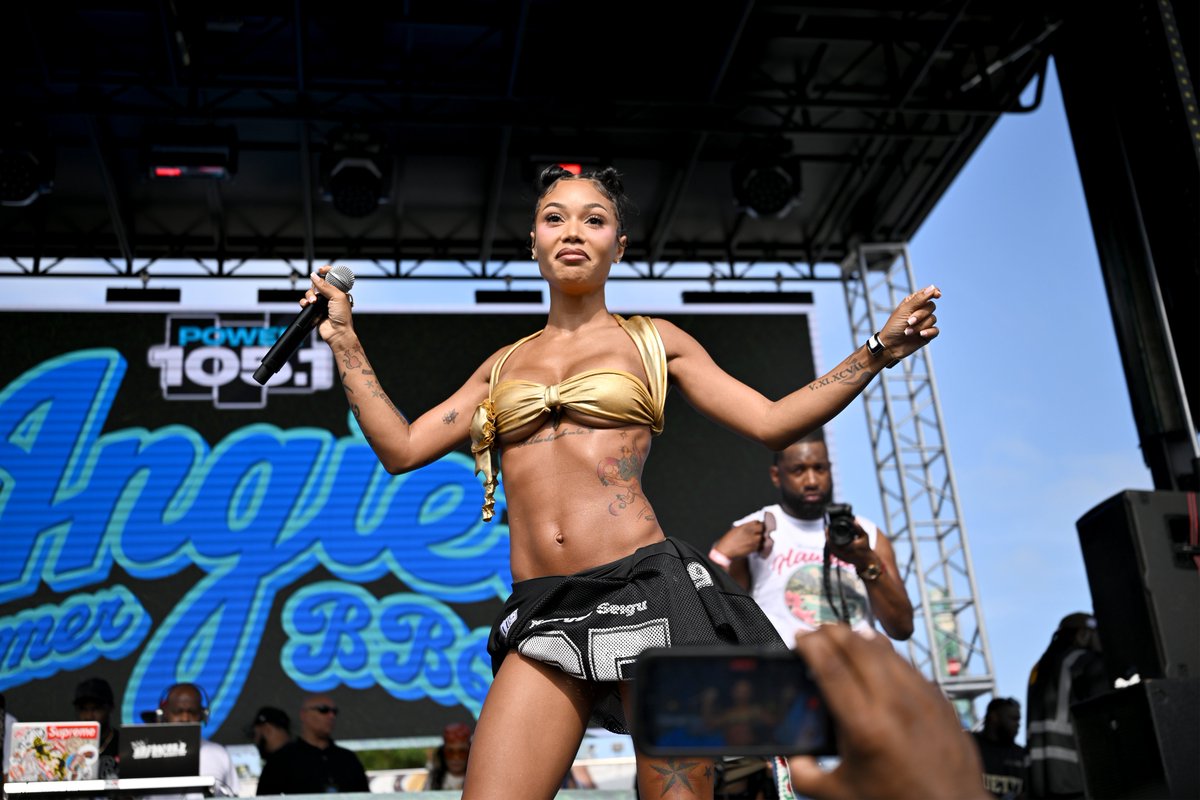 Power1051's tweet photo. Coi Leray hit the stage and understood the assignment. 😮‍💨🔥 #AngiesBBQ https://t.co/VVoTw1YDLY