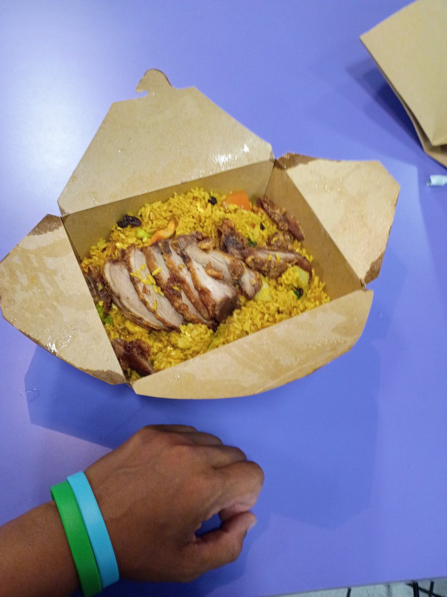 GingyBB_TV's tweet photo. OMG so yummy. #Thai #RoastedDuck https://t.co/nuBu6mrqsh
