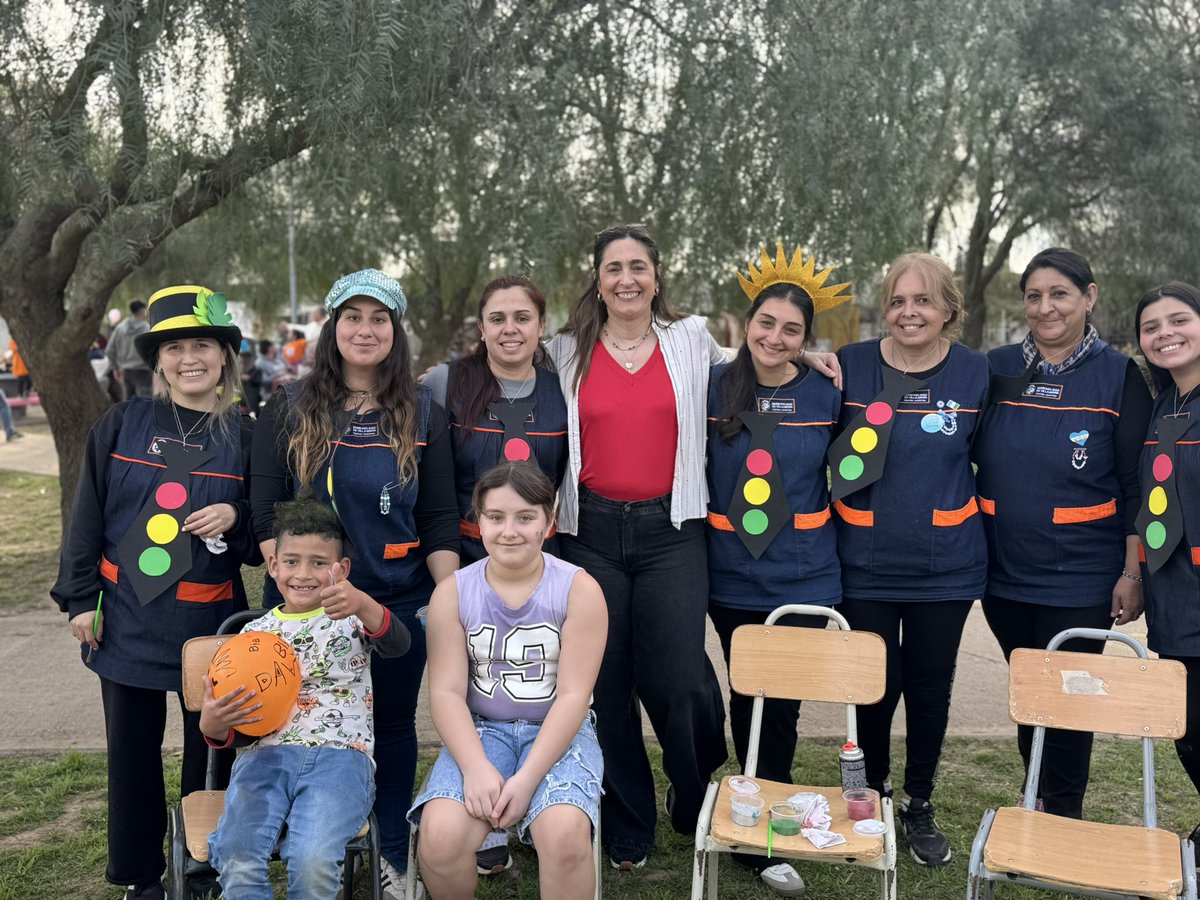 vnavarroalegre's tweet photo. Qué alegría compartir esta tarde en #BarrioLosOlmos junto a tantas familias. 

Ver a las chicas y los chicos disfrutar de los juegos, las actividades y cada momento del encuentro nos recuerda la importancia de seguir generando estos espacios para compartir. 

Gracias a todos los que fueron parte. ❤️

#Infancias #Familias #VillaMaría