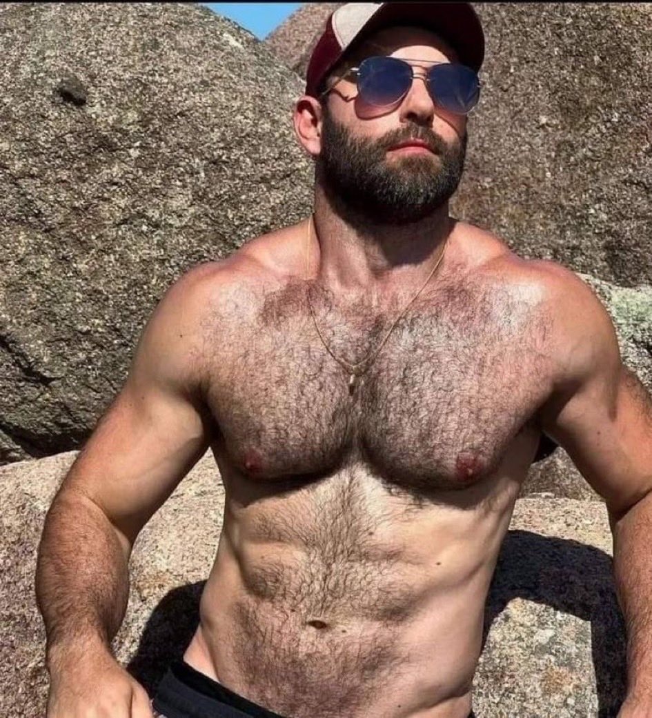 topgunready's tweet photo. Here’s your Daily Dose on Sunday of a hot hairy, sweaty chest with man musk!😉🌞🐺#Woof #hairychests #gayhairy #furrymuscle #hairy_man #hairychested #hairystuds #manmusklover #SundayFundays #FurryDaddy https://t.co/rRWR8O5xWe