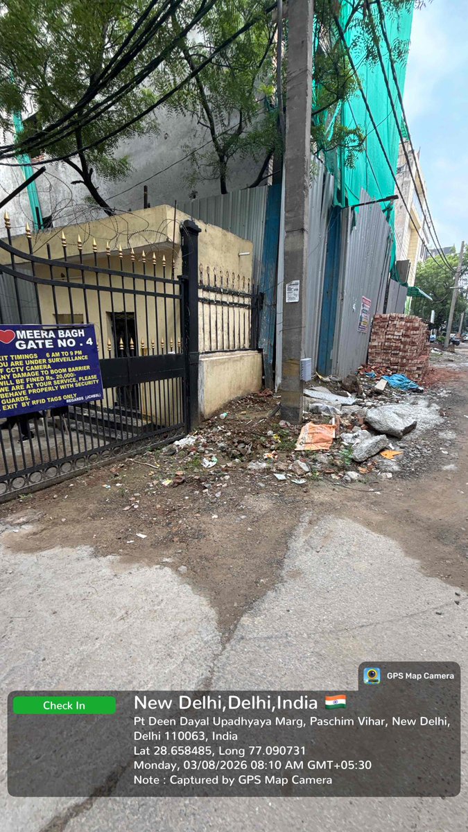vish_dreams's tweet photo. Poor hygiene , garbage dumps on outer ring road meera bagh a block  

The road is still not made pathetic condition of road , cows menace is there on roads 
@PMOIndia  @gupta_rekha 
@DelhiPwd @dcrohinizone @LtGovDelhi @OfficialDMRC @ndtvindia 
Plz help please give us clean delhi https://t.co/mzItspuRSW