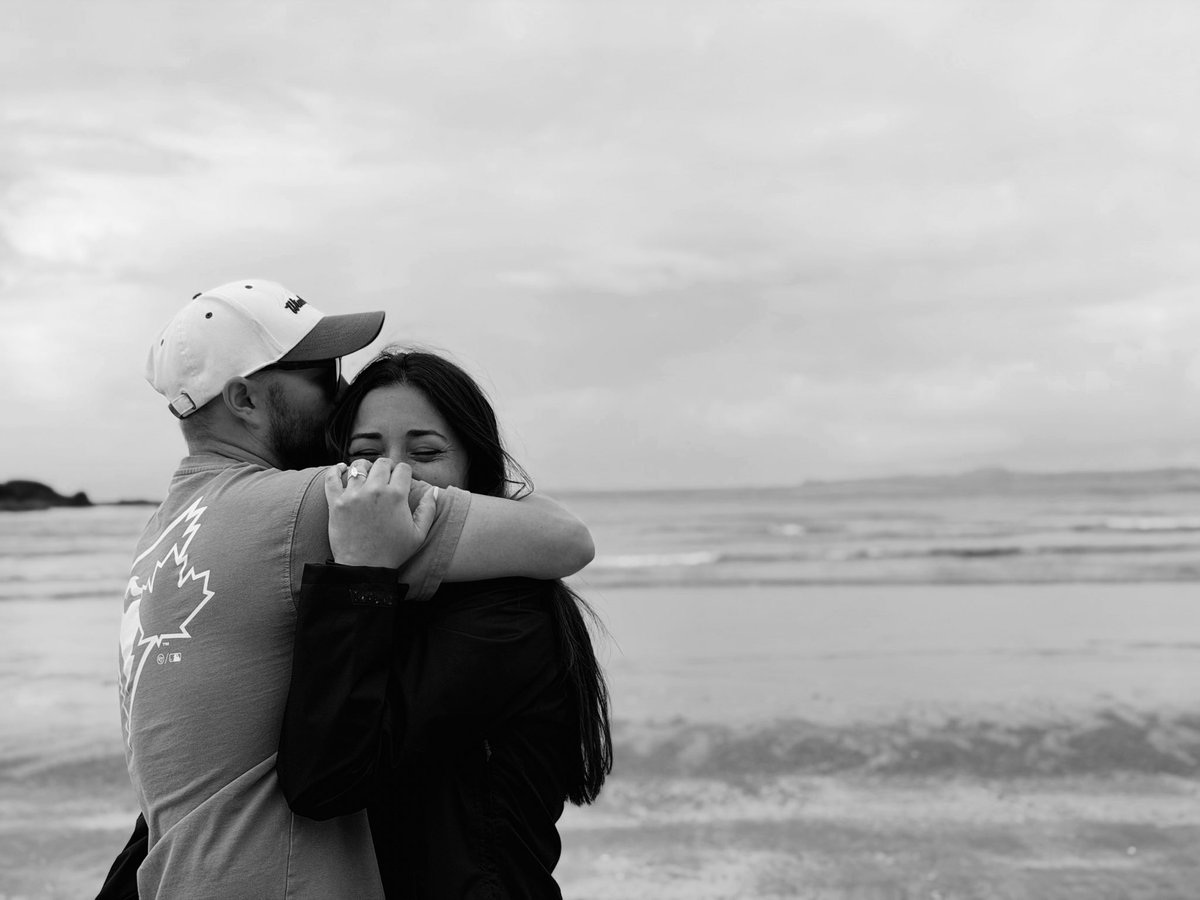 ItsSolperuchini's tweet photo. Meet my fiancée 💍🖤 https://t.co/nsh2pPvUgg