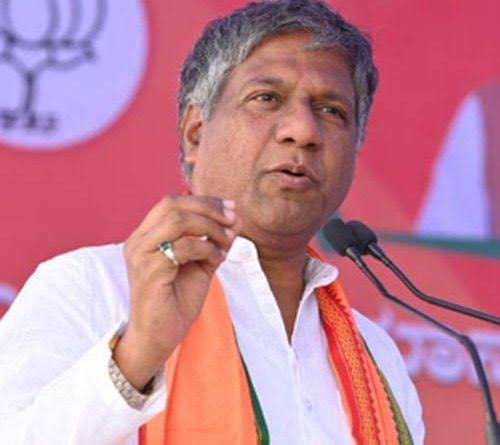 VL_Karnataka's tweet photo. ವಿಧಾನಸಭೆಯ ವಿರೋಧ ಪಕ್ಷದ ಉಪನಾಯಕರು ಹಾಗೂ ಹುಬ್ಬಳ್ಳಿ-ಧಾರವಾಡ ಪಶ್ಚಿಮ ಕ್ಷೇತ್ರದ ಜನಪ್ರಿಯ ಶಾಸಕರಾದ ಶರಣ ಅರವಿಂದ ಬೆಲ್ಲದ್ ಅವರಿಗೆ ಹುಟ್ಟು ಹಬ್ಬದ ಶುಭಾಶಯಗಳು.💐💐

ಶ್ರೀ ಜಗದ್ಗುರು ರೇಣುಕಾಚಾರ್ಯ ಹಾಗೂ ಬಸವಾದಿ ಶರಣರ ಆಶೀರ್ವಾದ ಸದಾ ನಿಮ್ಮ ಮೇಲೆ ಇರಲಿ ಎಂದು ಕೇಳಿಕೊಳ್ಳುತ್ತೇವೆ.

@BelladArvind 

#ArvindBellad #VL_Karnataka #Lingayat
#MLA #BirthDay #Karnataka